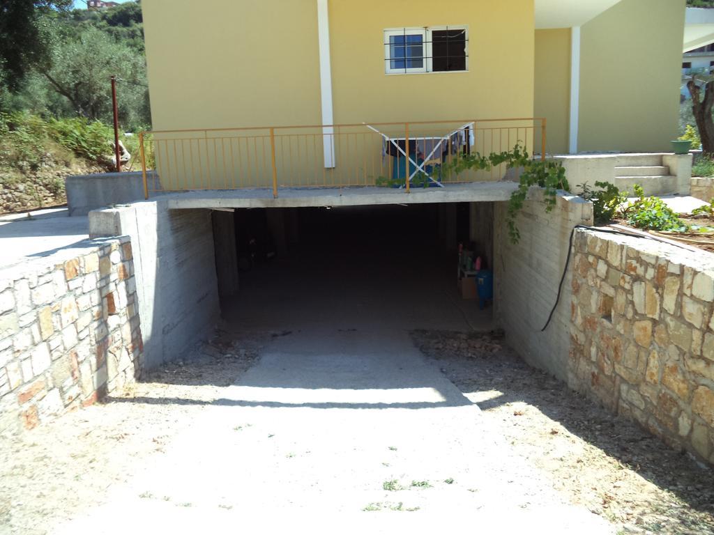 Guest House Solive Himarë Exterior foto